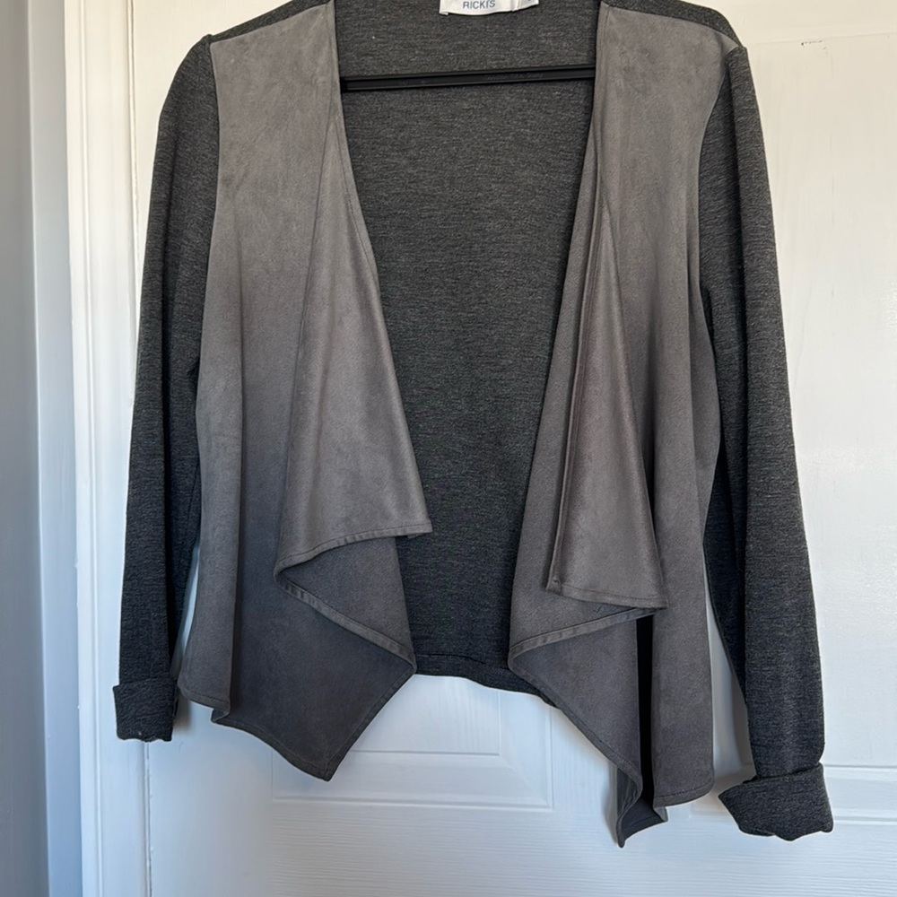 Beautiful grey suede look blazer style cardigan.